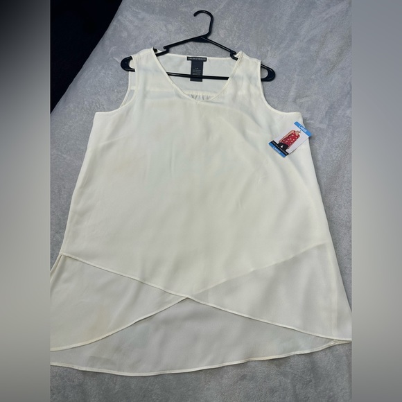 Top - Picture 2 of 3